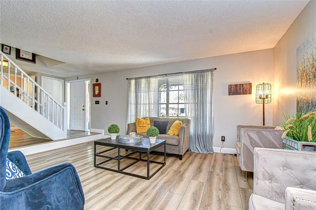 1617 SHADY LEAF DRIVE, Valrico, FL 33596