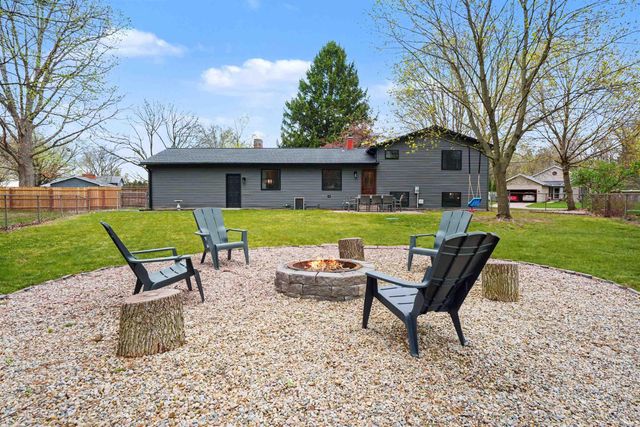 23052 Sandalwood Drive, Elkhart, IN 46516