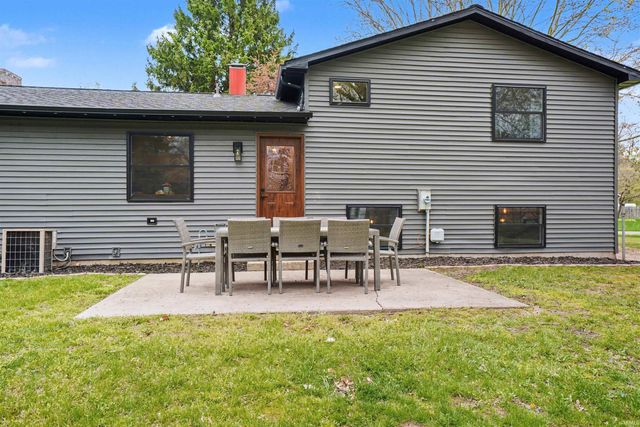 23052 Sandalwood Drive, Elkhart, IN 46516