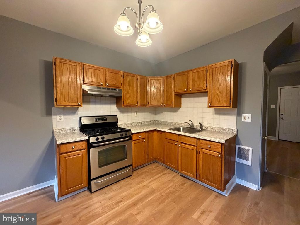 2105 E ELKHART ST, Philadelphia, PA 19134 — photo 3