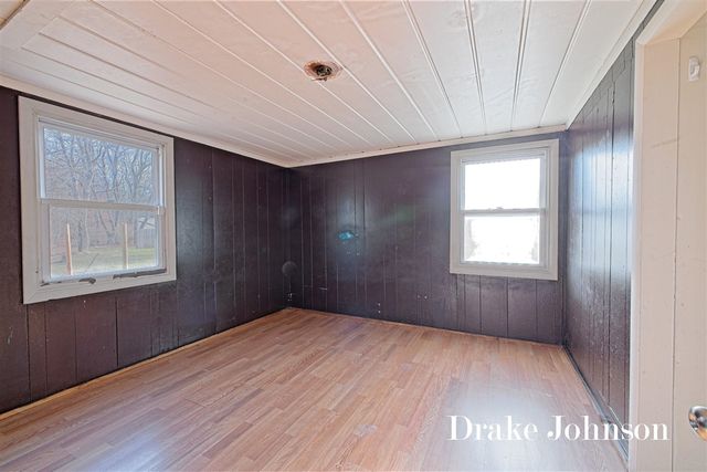 2474 Evanston Avenue, Muskegon, MI 49442