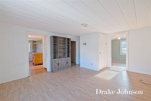 2474 Evanston Avenue, Muskegon, MI 49442