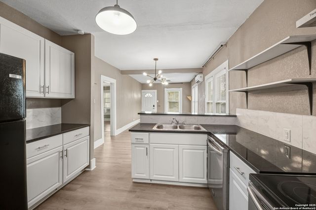 143 Paul, San Antonio, TX 78203