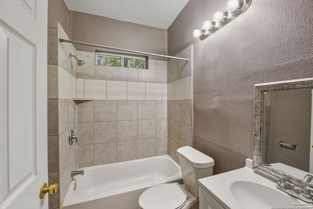 143 Paul, San Antonio, TX 78203