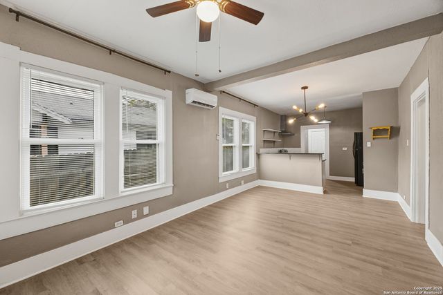 143 Paul, San Antonio, TX 78203