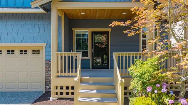 1873 SW Downfield Way, Oak Harbor, WA 98277