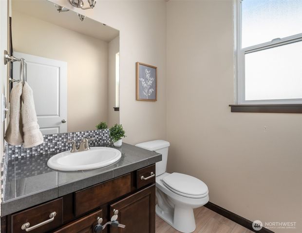 1873 SW Downfield Way, Oak Harbor, WA 98277
