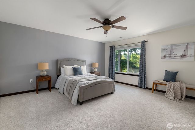 1873 SW Downfield Way, Oak Harbor, WA 98277