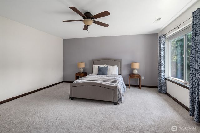 1873 SW Downfield Way, Oak Harbor, WA 98277