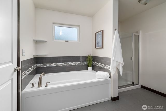 1873 SW Downfield Way, Oak Harbor, WA 98277