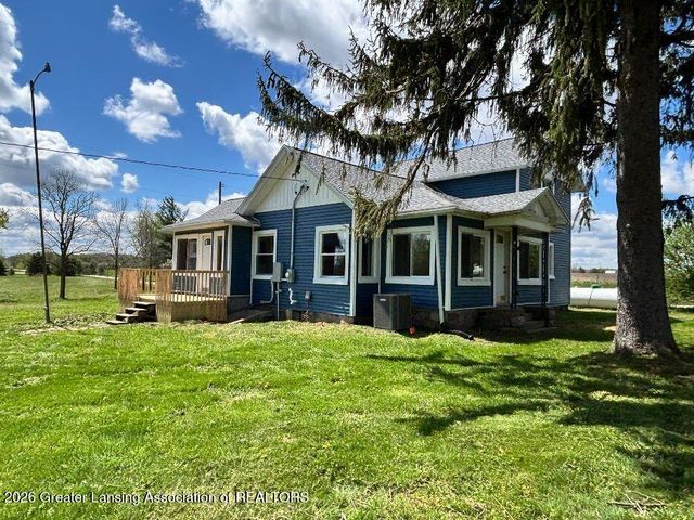 2584 E Gresham Highway, Charlotte, MI 48813