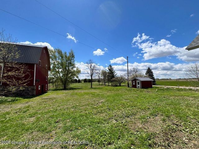 2584 E Gresham Highway, Charlotte, MI 48813