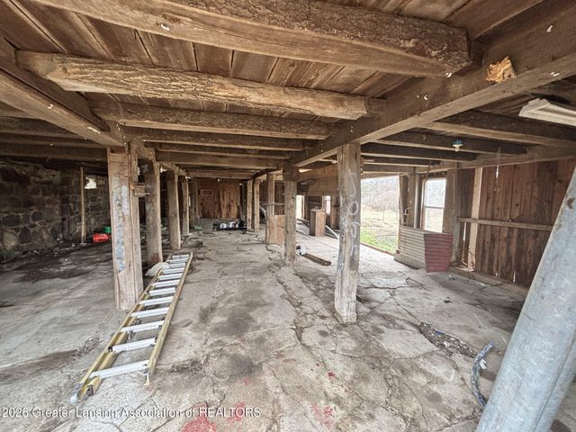 2584 E Gresham Highway, Charlotte, MI 48813