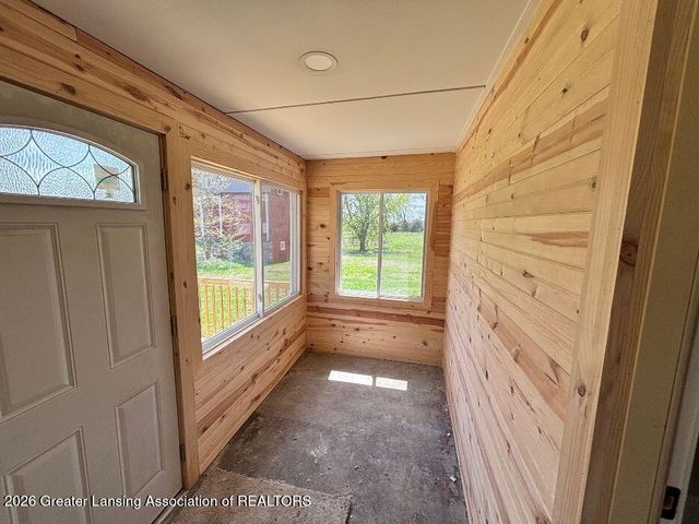 2584 E Gresham Highway, Charlotte, MI 48813