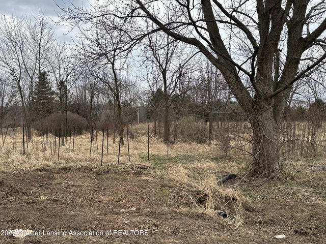2584 E Gresham Highway, Charlotte, MI 48813