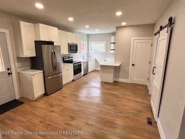 2584 E Gresham Highway, Charlotte, MI 48813