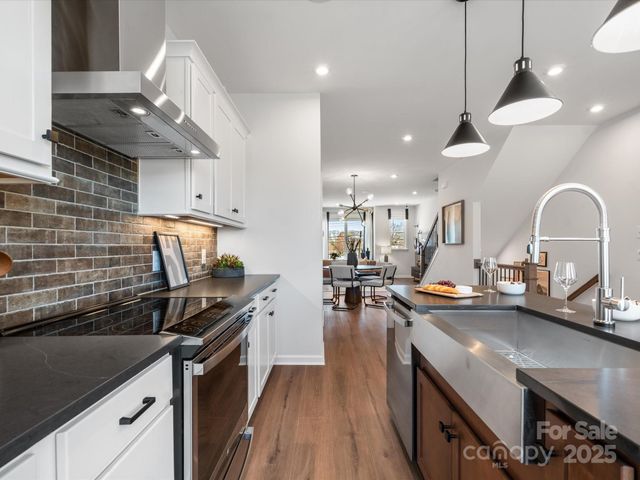 5036 Beirut Drive, Charlotte, NC 28217