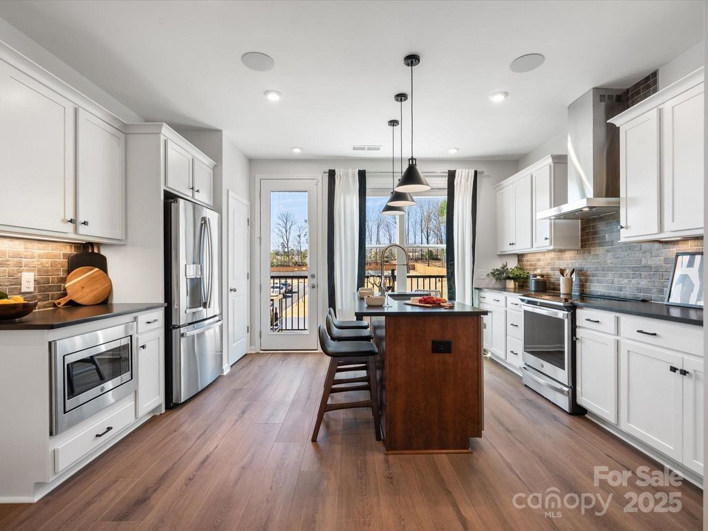 5036 Beirut Drive, Charlotte, NC 28217