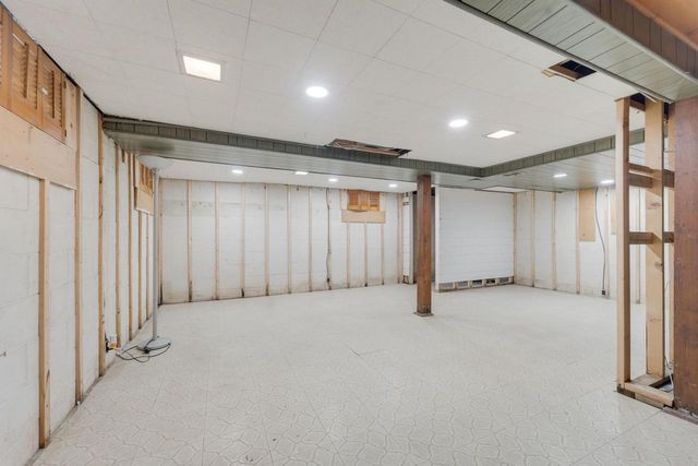 W169N8673 Sheridan DRIVE, Menomonee Falls, WI 53051