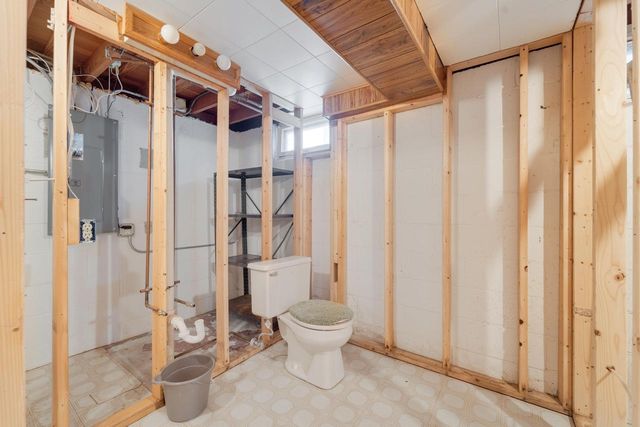 W169N8673 Sheridan DRIVE, Menomonee Falls, WI 53051