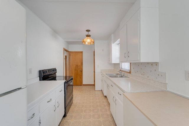 W169N8673 Sheridan DRIVE, Menomonee Falls, WI 53051