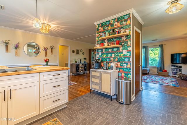 190 Crestview Drive, Abingdon, VA 24210