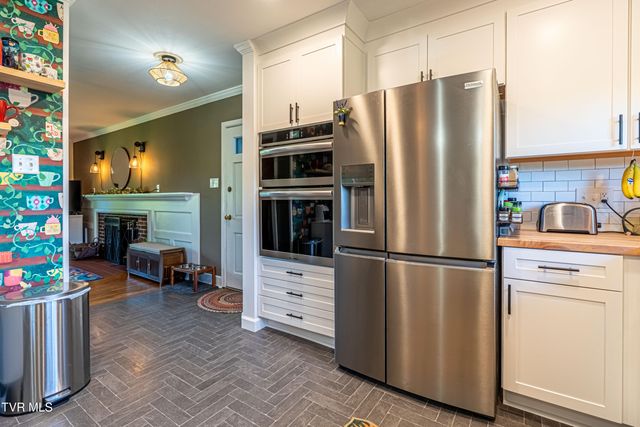 190 Crestview Drive, Abingdon, VA 24210