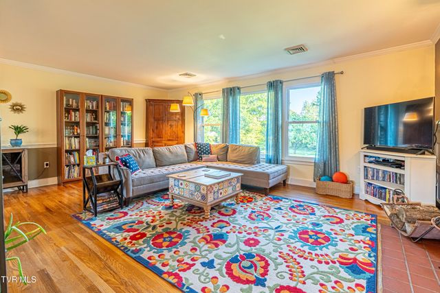 190 Crestview Drive, Abingdon, VA 24210