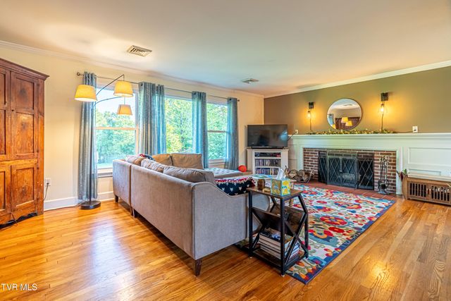 190 Crestview Drive, Abingdon, VA 24210
