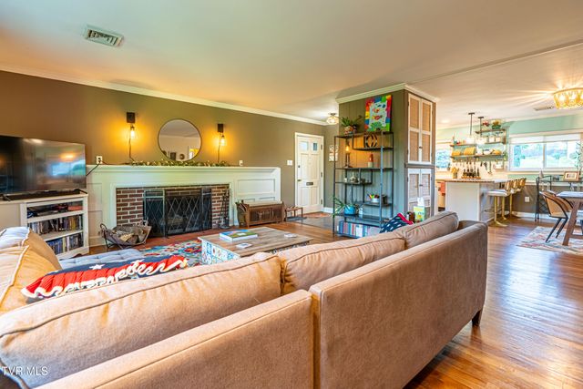 190 Crestview Drive, Abingdon, VA 24210