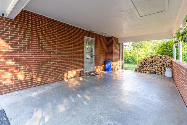 190 Crestview Drive, Abingdon, VA 24210
