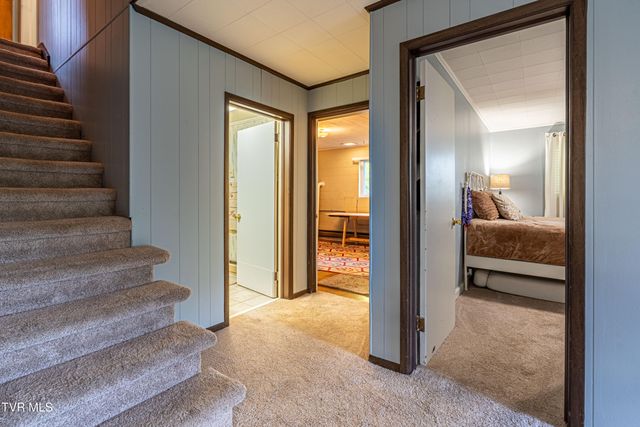 190 Crestview Drive, Abingdon, VA 24210