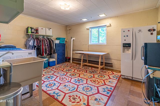 190 Crestview Drive, Abingdon, VA 24210
