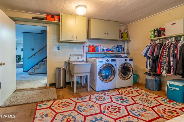 190 Crestview Drive, Abingdon, VA 24210