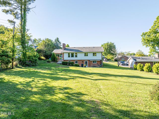 190 Crestview Drive, Abingdon, VA 24210
