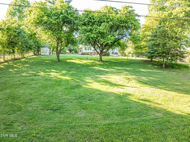 190 Crestview Drive, Abingdon, VA 24210
