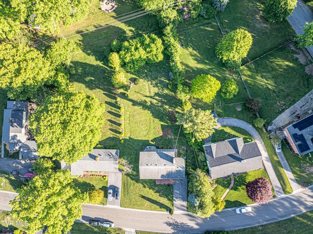 190 Crestview Drive, Abingdon, VA 24210