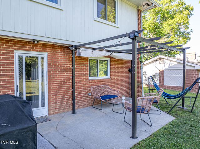 190 Crestview Drive, Abingdon, VA 24210
