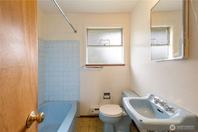 20322 22nd Avenue NE, Shoreline, WA 98155