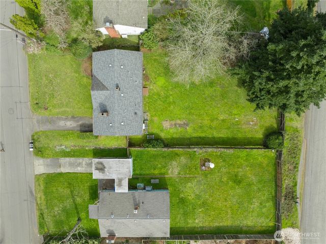 20322 22nd Avenue NE, Shoreline, WA 98155