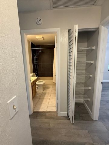 7128 WATERSIDE DRIVE 7128, Tampa, FL 33617