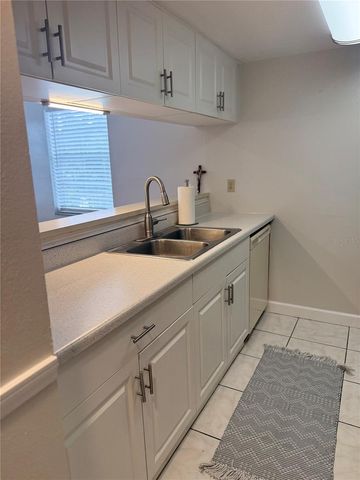 7128 WATERSIDE DRIVE 7128, Tampa, FL 33617