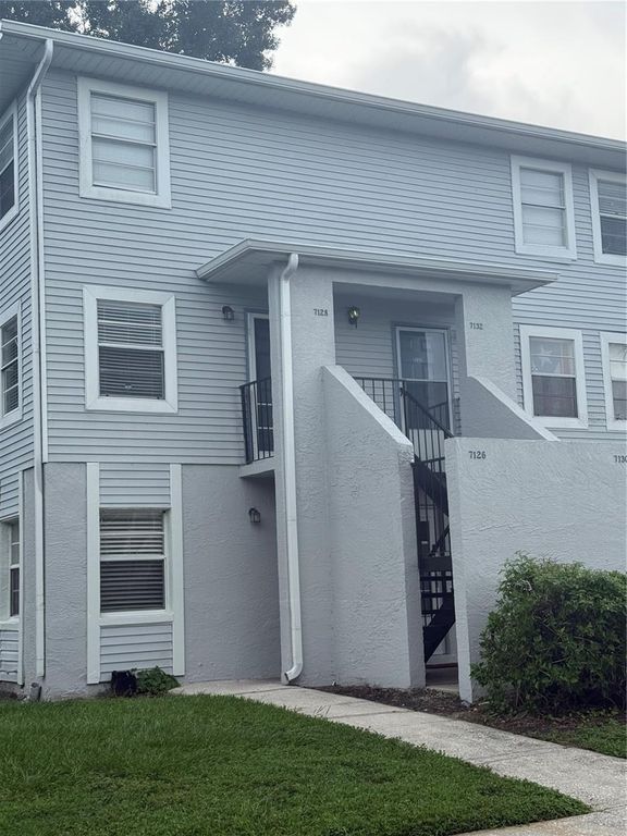 7128 WATERSIDE DRIVE 7128, Tampa, FL 33617