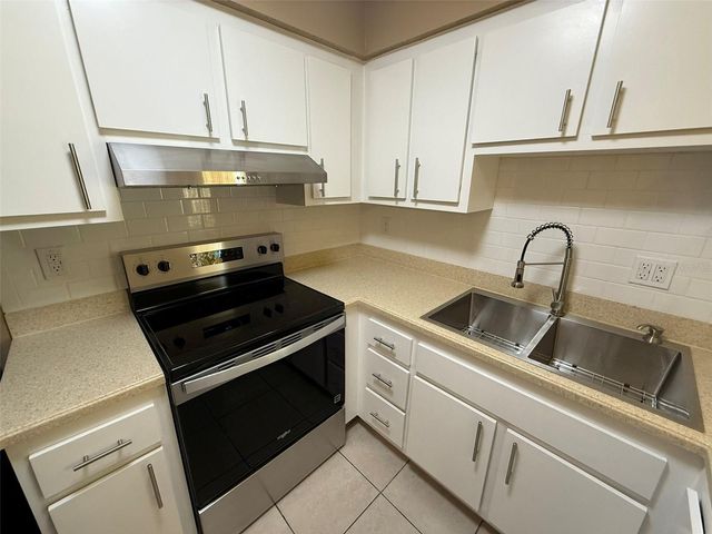 21150 GERTRUDE AVENUE J1, Port Charlotte, FL 33952