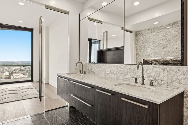 3130 N Harwood Street 1702, Dallas, TX 75201