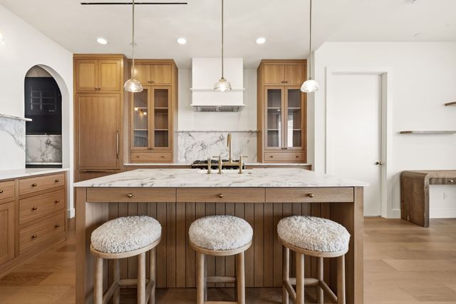 3130 N Harwood Street 1702, Dallas, TX 75201
