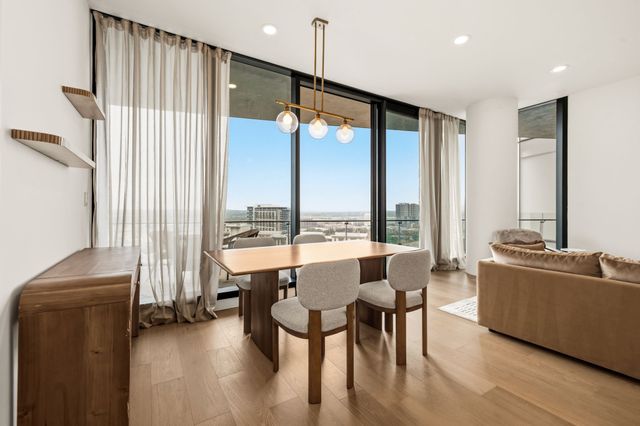 3130 N Harwood Street 1702, Dallas, TX 75201