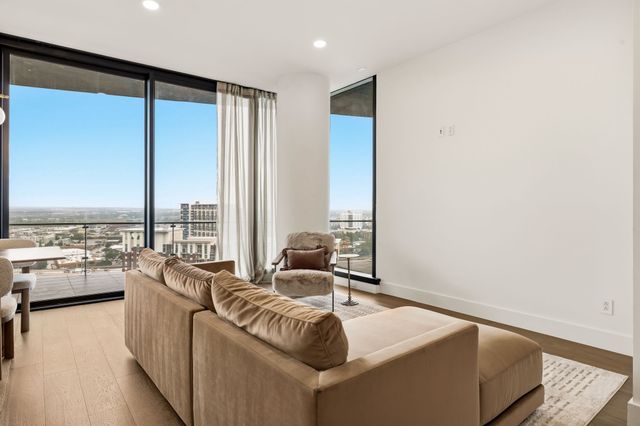 3130 N Harwood Street 1702, Dallas, TX 75201
