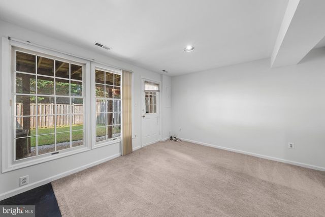 6528 SKYLEMAR TRL, Centreville, VA 20121