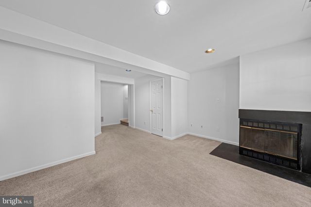 6528 SKYLEMAR TRL, Centreville, VA 20121